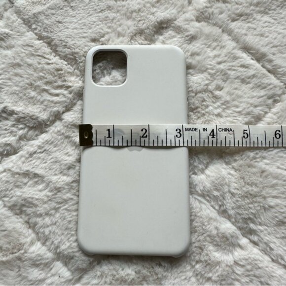 Apple | White Iphone 11 Pro Max Phone Case - Picture 11 of 12